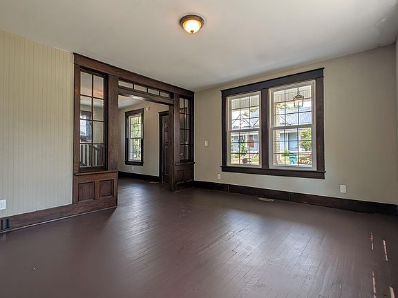 2nd image of 416 Spencer St #1