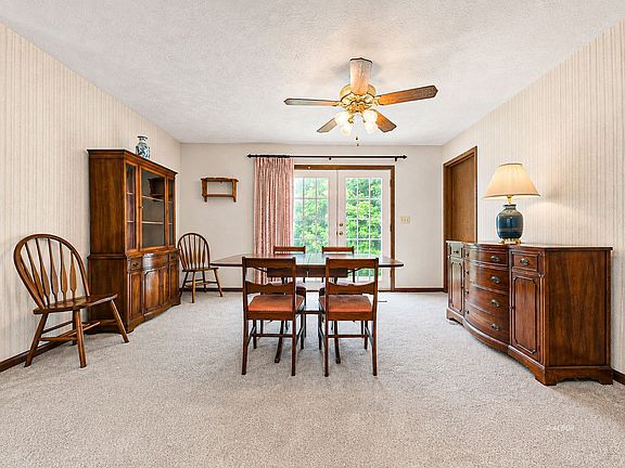 4th image of 511 Debbie Dr