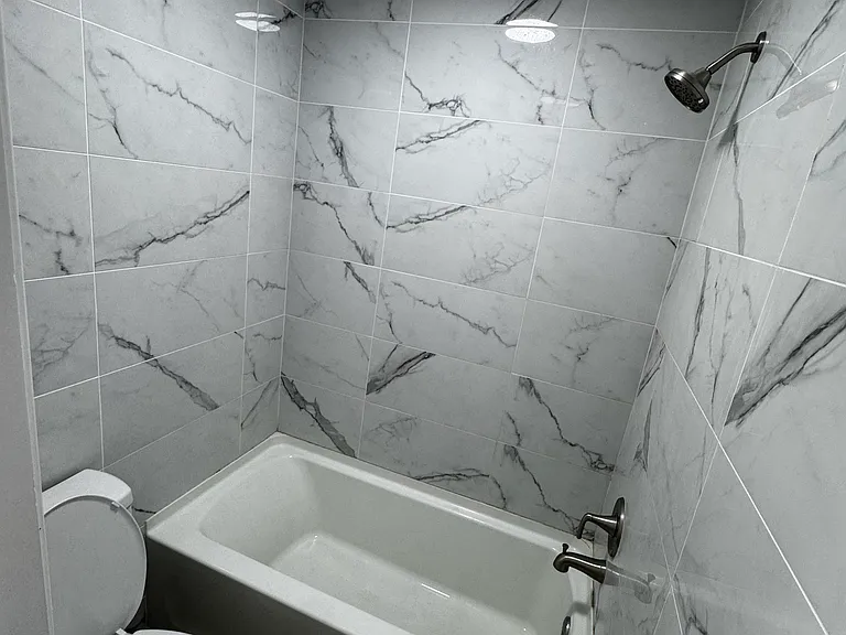 7402 Campeachy Ln — Photo 11