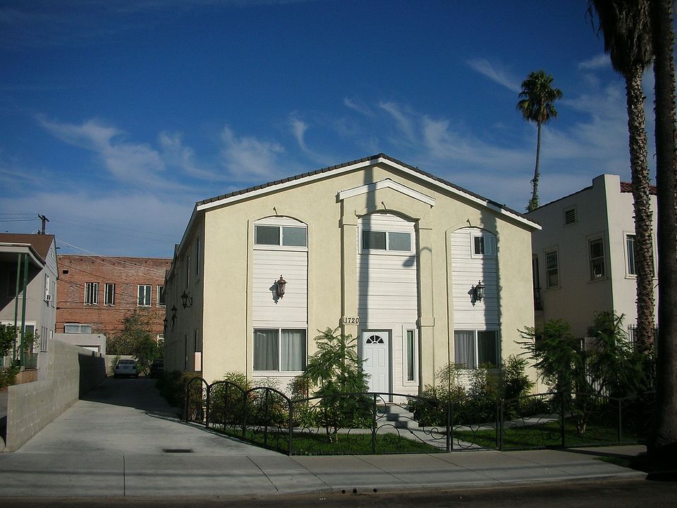2nd image of 1720 N Wilton Pl