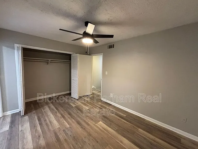 1263 Cedar Ave #4 — Photo 10