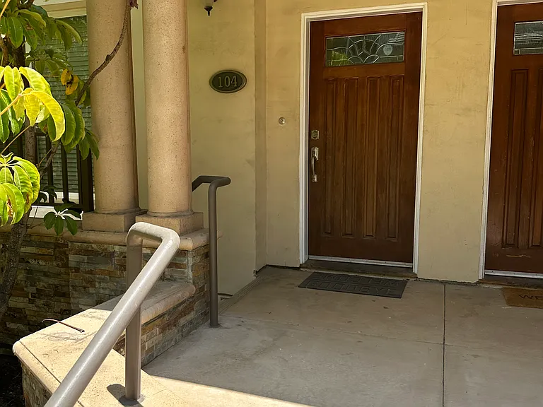 270 E Glenarm St #104 — Photo 4