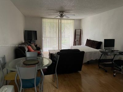 8235 Lake Dr APT 205, Doral, FL, 33166