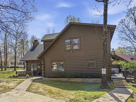 4th image of 956 Jones Road