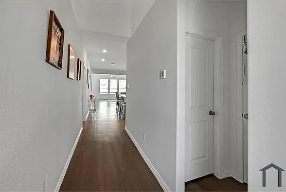 4 bed, 2391 sqft, $3,800 — Photo 4