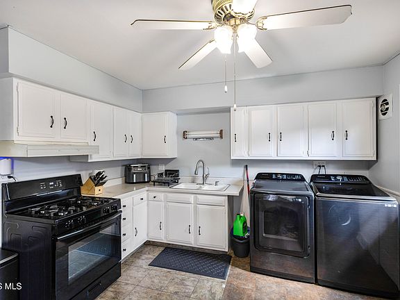 5th image of 3652 Terrace Dr