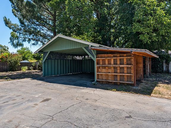 5th image of 373 S Lenore Avenue