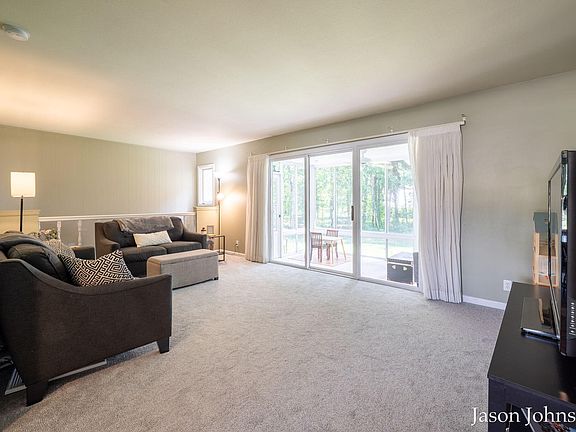 5th image of 8919-8921 Norman Dr