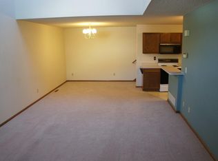 1223 Pecks Woods Dr, New Brighton, MN 55112