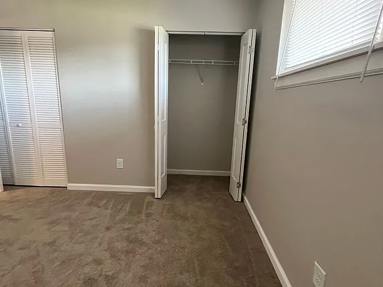 1744 Lyle Ave — Photo 22
