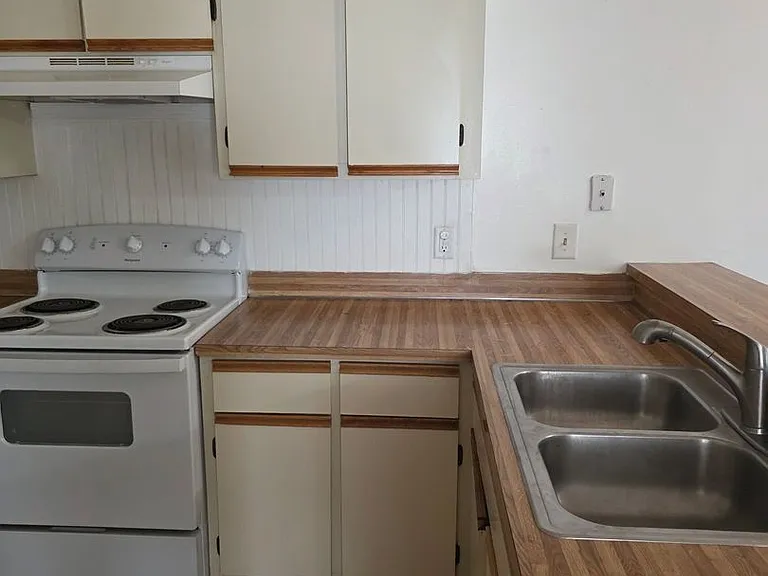 6031 Scotchwood Gln #204 — Photo 3