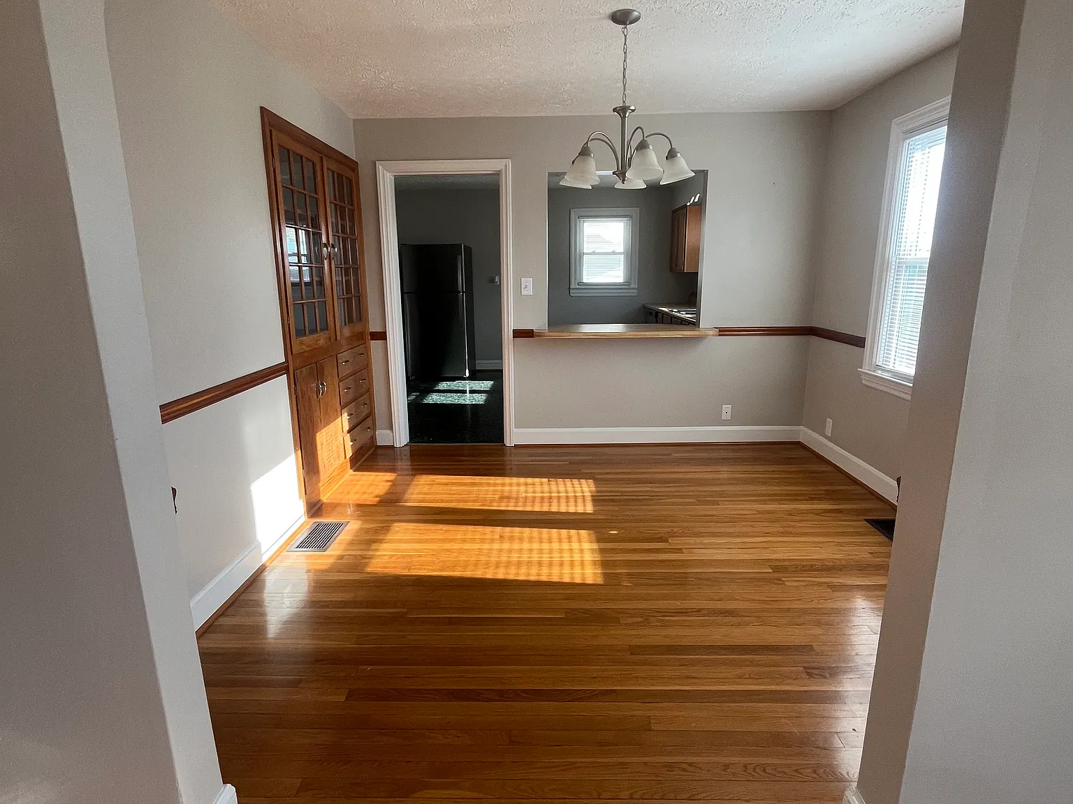 3 bed, 1247 sqft, $1,765 — Photo 4