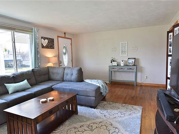 5th image of 612 Oakridge Dr