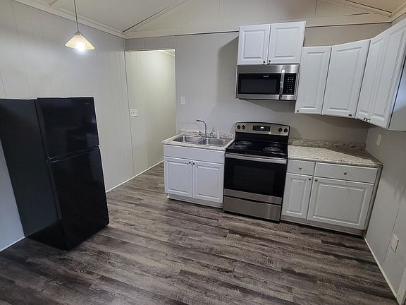 3rd image of 3008 E North St #6