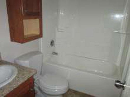 5th image of 4981 Eisenhower Dr