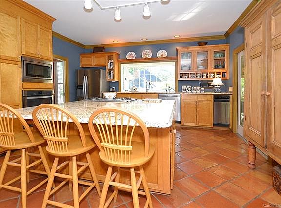 4th image of 4119 Coleman Dr