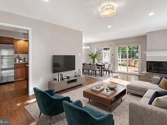 2nd image of 3860 Waythorn Pl