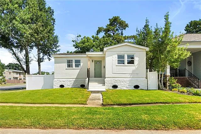 2 bed, 1.0 bath, 950 sqft, $2,000 — Photo 2