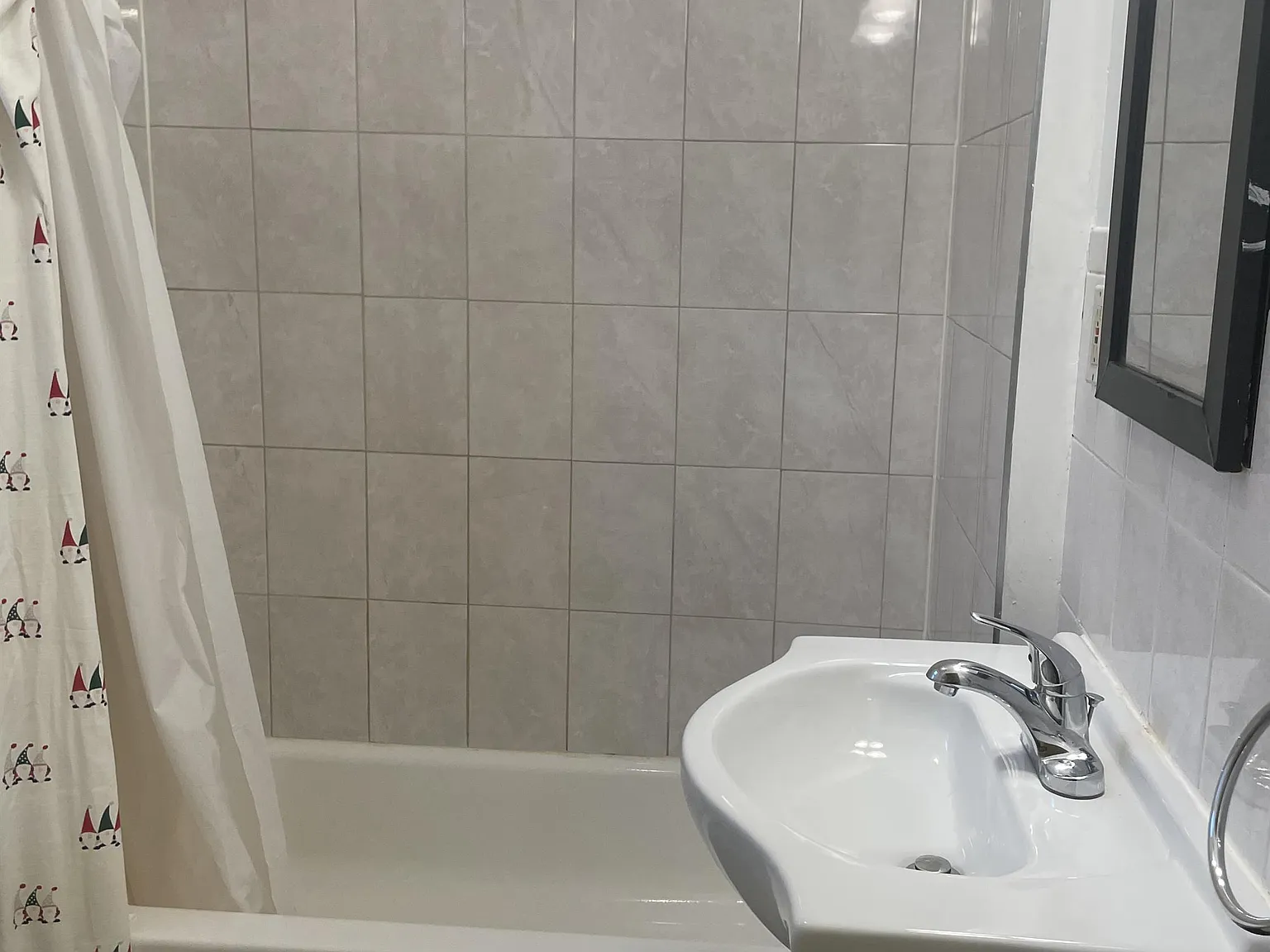 18 Grant Avenue - 2 — Photo 2