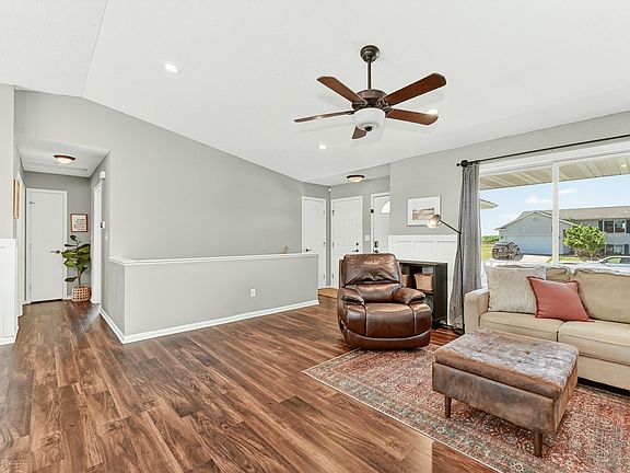3rd image of 5867 Kingsbury Dr NW
