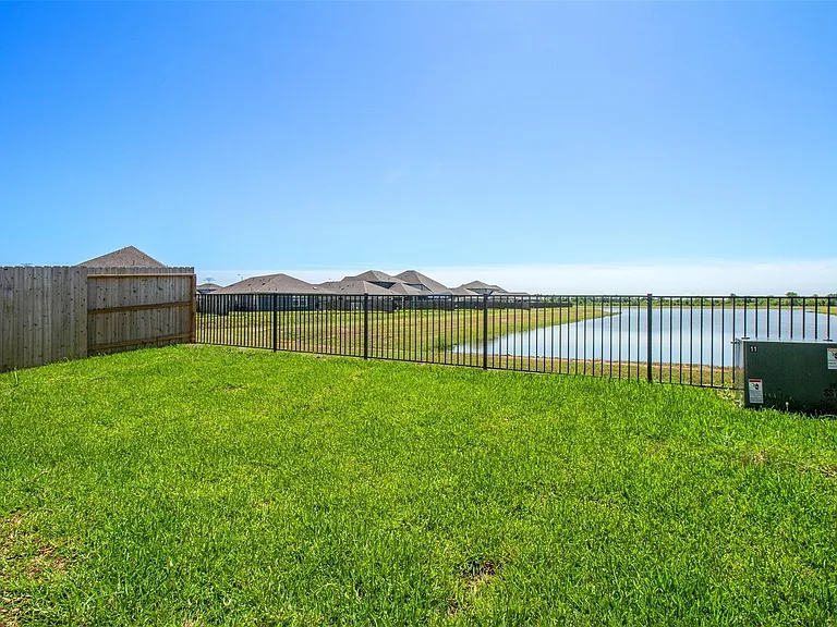 6643 Escondido Dr — Photo 24