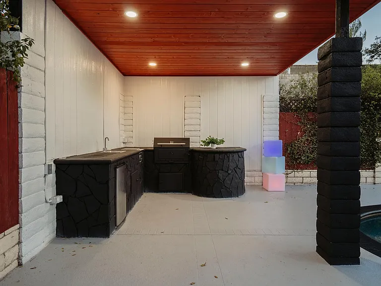 12464 Sanford St — Photo 28