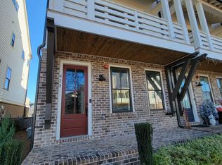 425 Chandler Ln, Woodstock, GA 30188