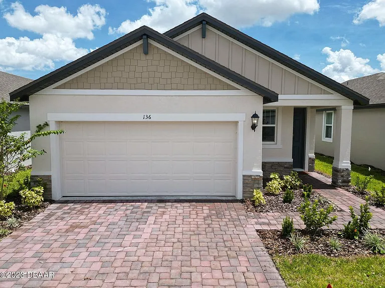 136 Links Terrace Blvd — Photo 3