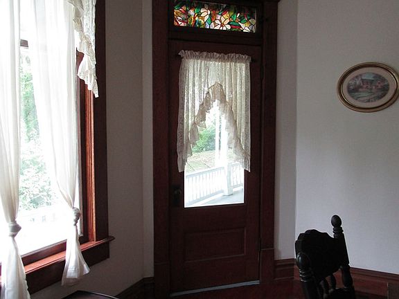 5th image of 45 Highland Ave