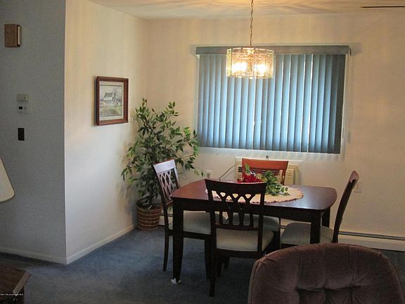 4th image of 2087 Yorktowne Blvd