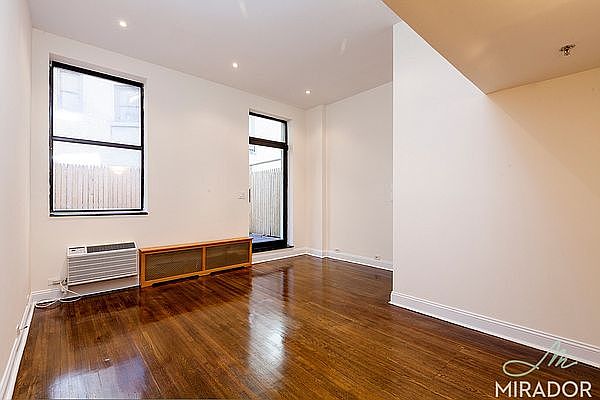 1st image of 455 Park Ave S APT 204