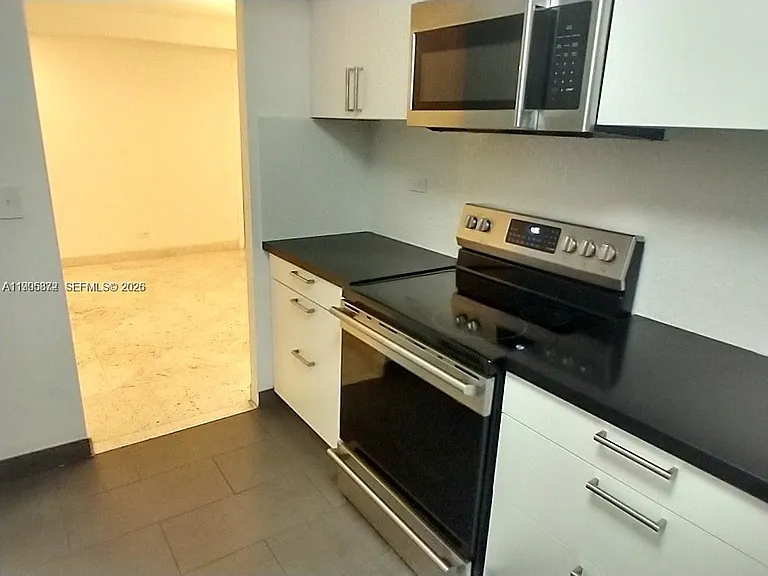 6039 Collins Ave #407 — Photo 14