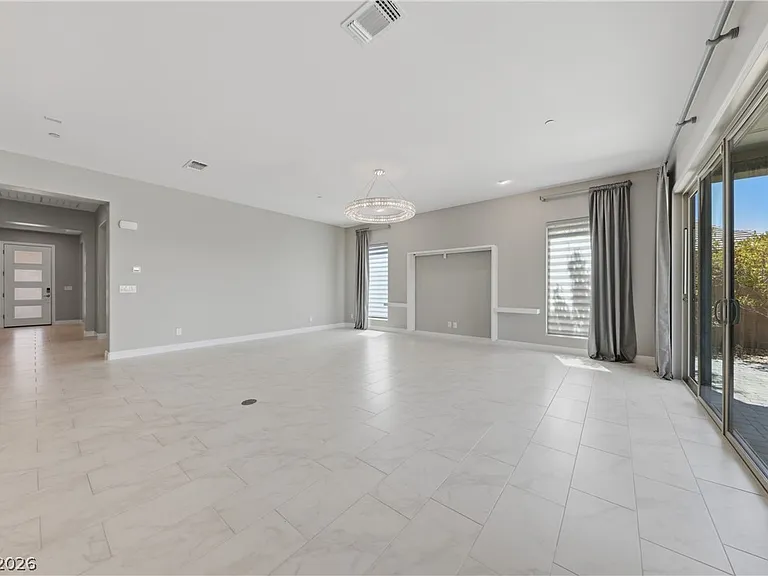 80 Strada Caruso — Photo 11