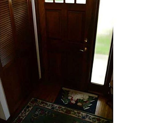 3rd image of 124 Willowgrove Ct
