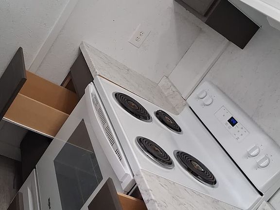 2nd image of 712 Old Roane St #14