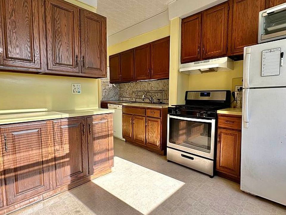 1st image of 31-47 42nd St #1