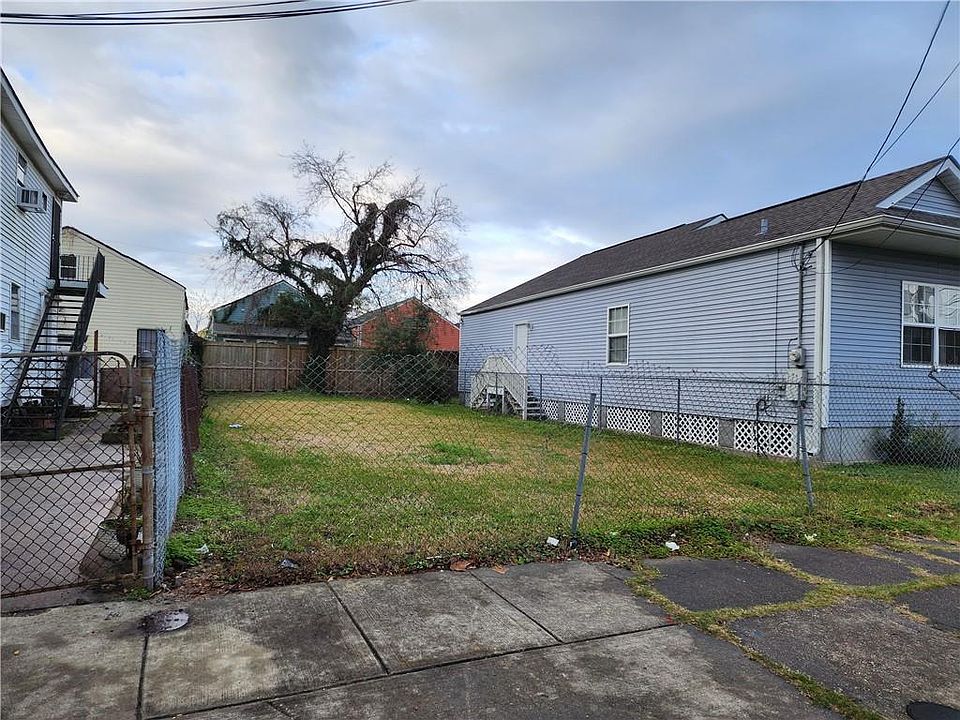 2nd image of 2118 Felicity St