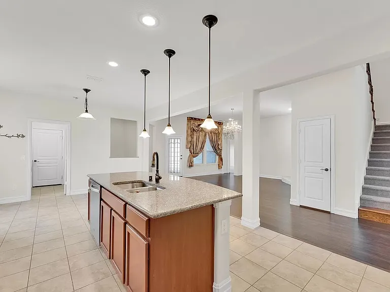 1044 Palmetto Dr — Photo 5