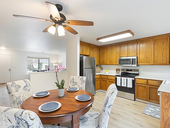 5th image of 843 Falcon Way