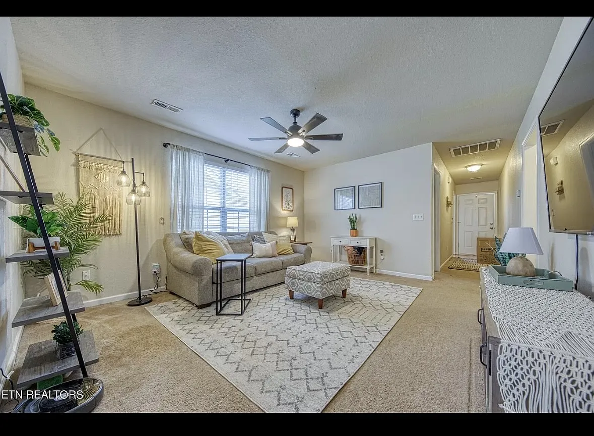 1521 Sails Way — Photo 3