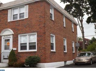 333 Holland St, Crum Lynne, PA 19022