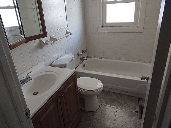 1st Full Bath