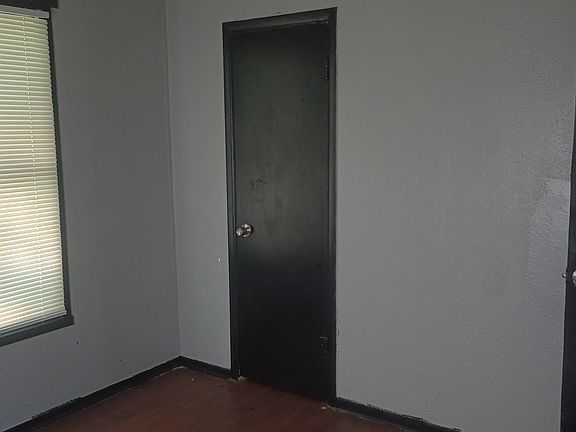5th image of 216 Southside Dr