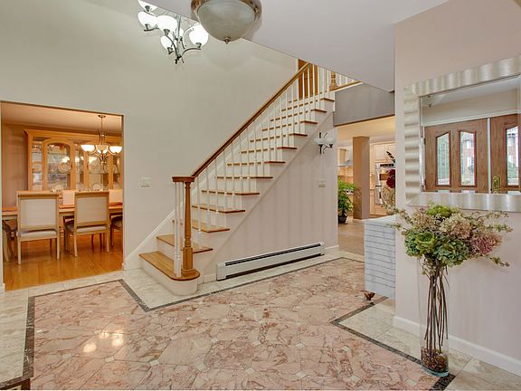 4th image of 30 Sarah Dr