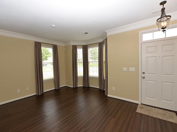 4th image of 9302 Greenheather Dr