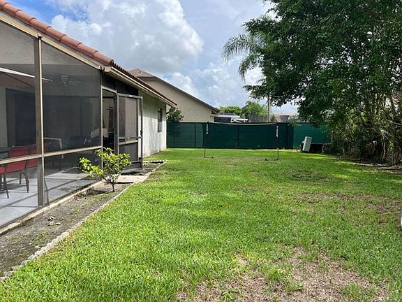 3rd image of 5136 NW 49th Ave
