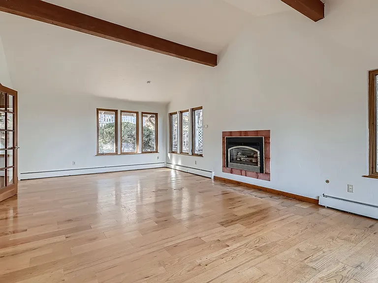 1045 Gilbert St — Photo 6