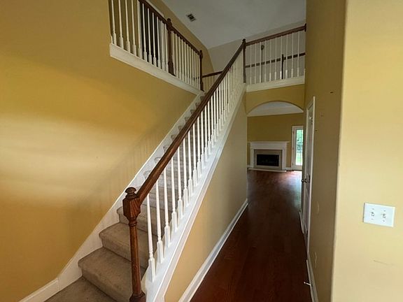 3rd image of 429 Jasmine Cir