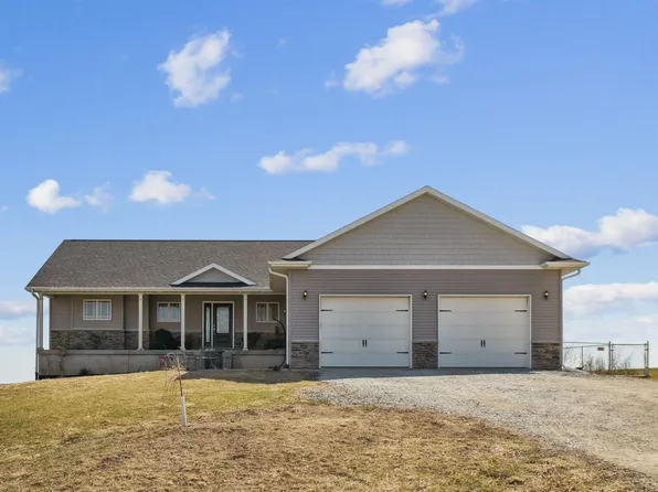 2816 220th St, Winthrop, IA 50682