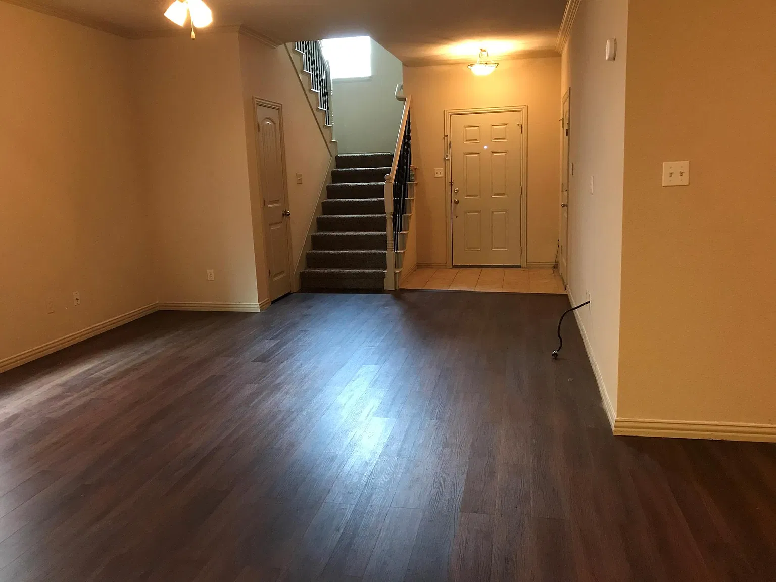 3 bed, 1472 sqft, $2,200 — Photo 3